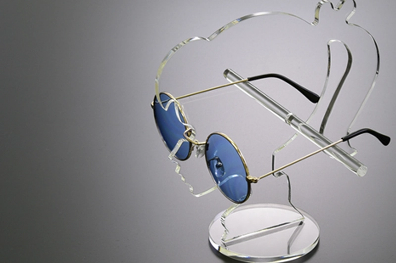 メガネスタンド